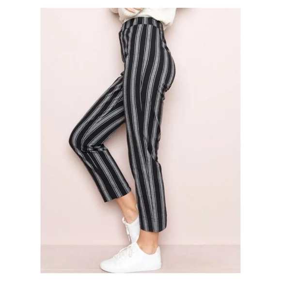 BRANDY MELVILLE PANTS - Picture 3 of 16